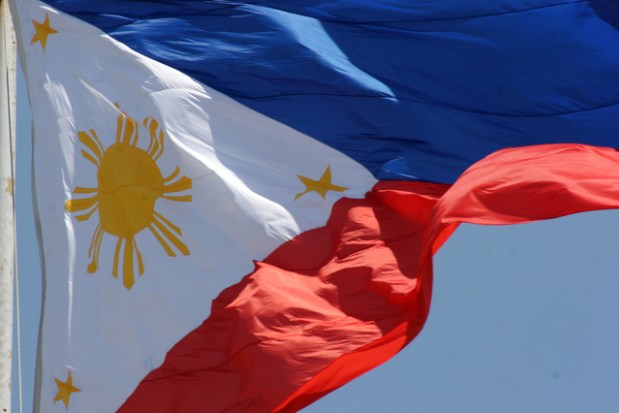 philippine-flag-1579639-639x426